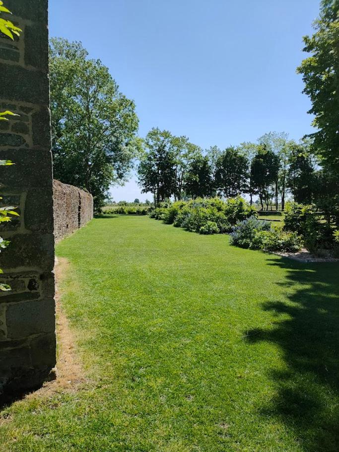 Domaine Du Manoir De Vains Hotel ภายนอก รูปภาพ