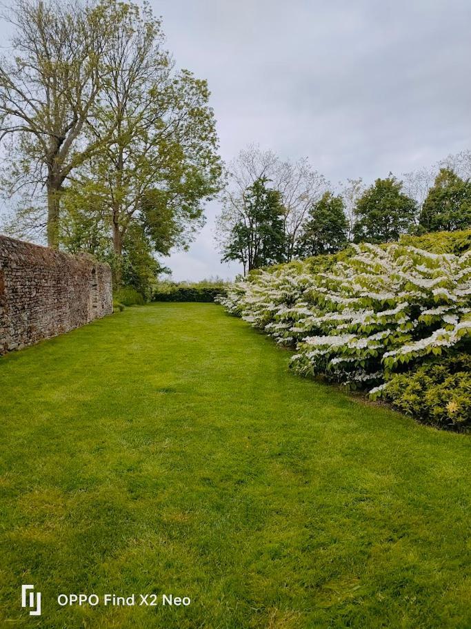 Domaine Du Manoir De Vains Hotel ภายนอก รูปภาพ